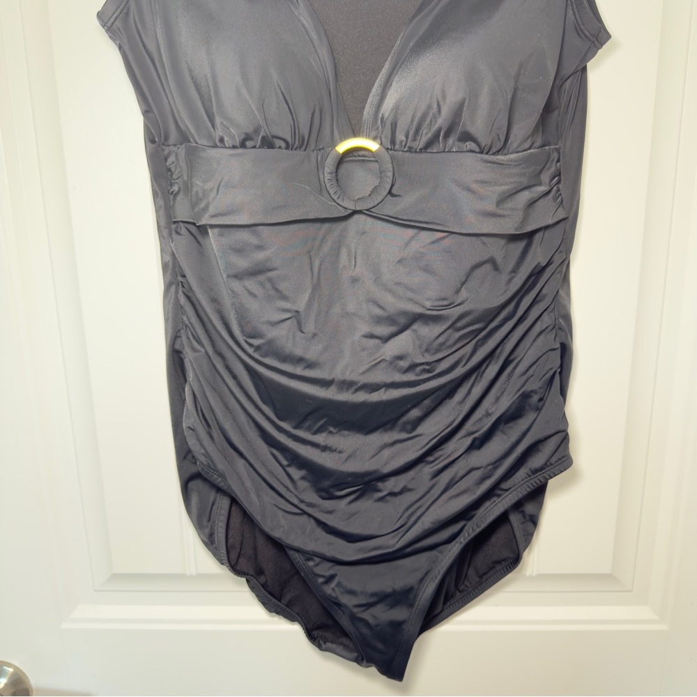 Embrace Your Curves Miraclesuit Brand XL Black Amelia O Ring 1 Piece Swimsuit - Picture 7 of 8